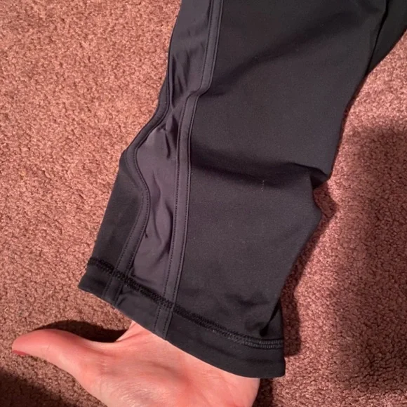 Size 6 lululemon leggings - Picture 5 of 8